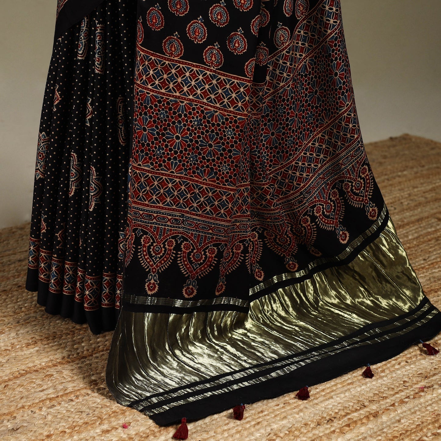 Natural dyed modal silk saree with lagdi patta 04