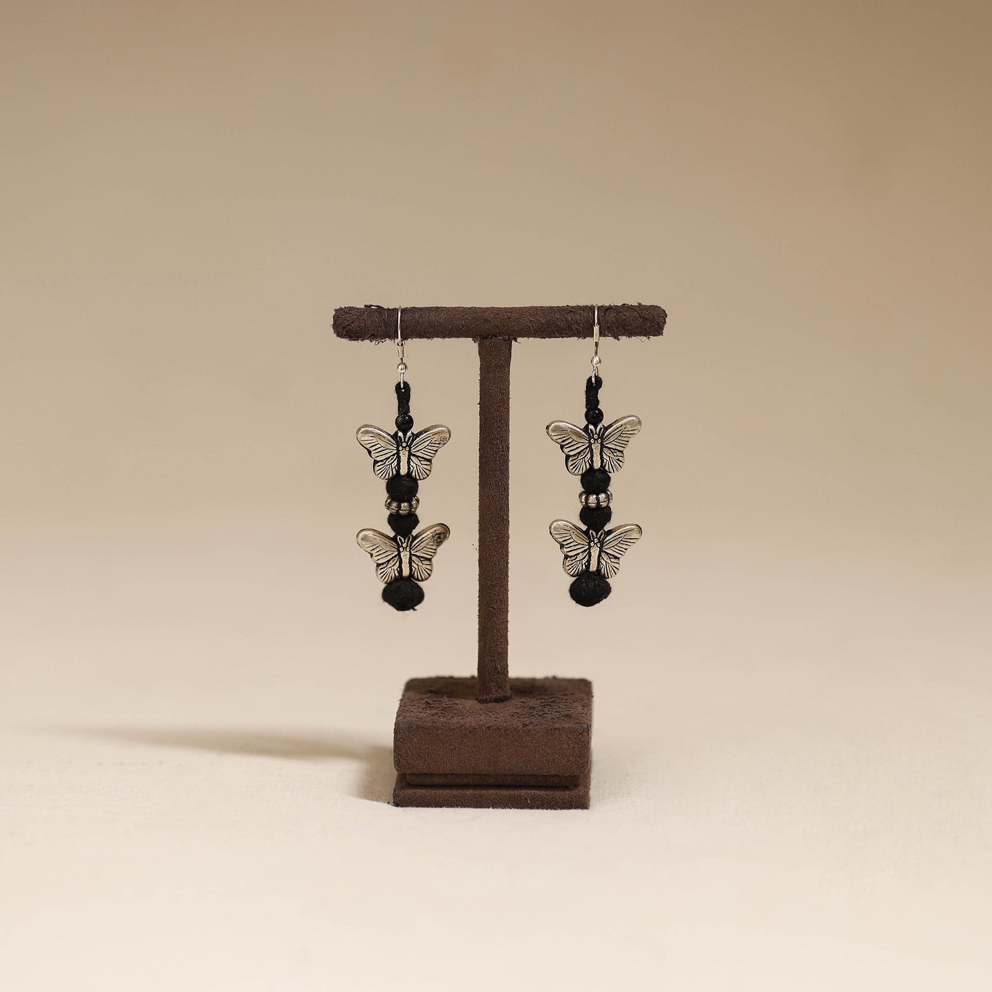 Black - patwa thread beads earrings by kailash 66