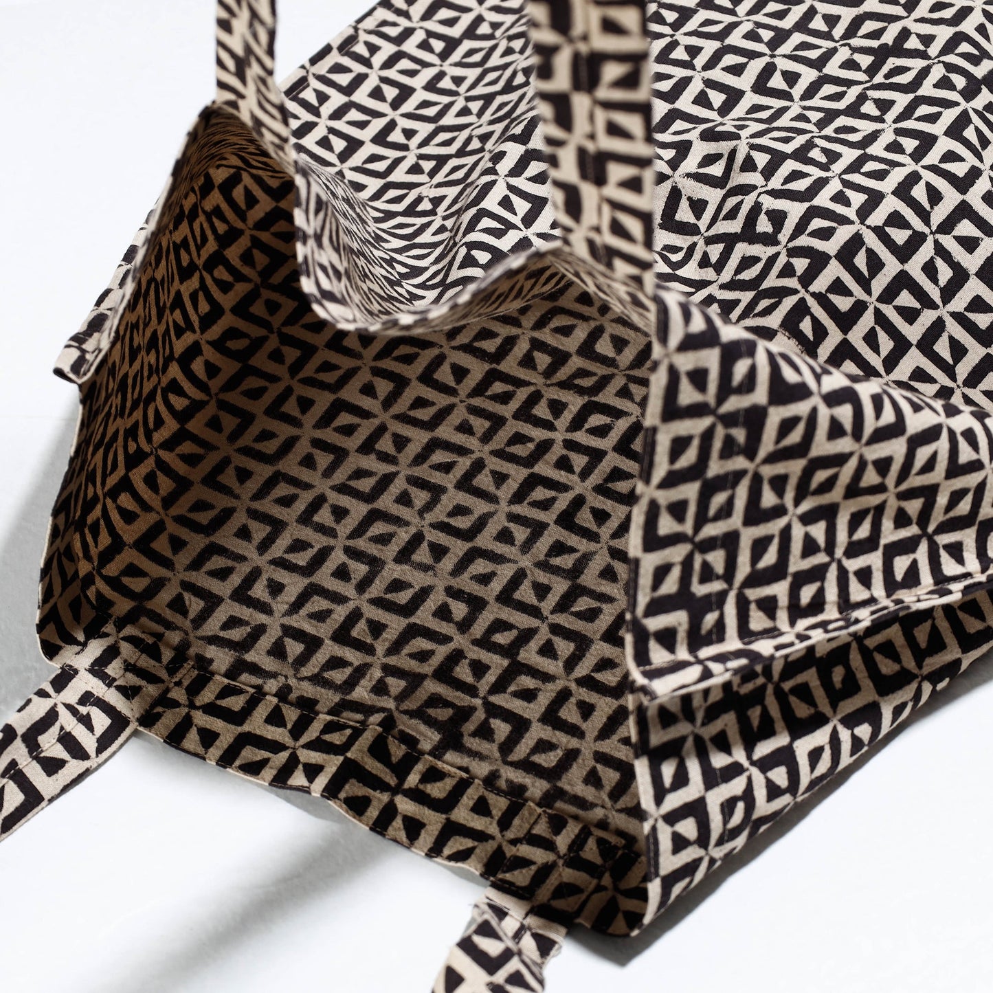 Buy Pedana Kalamkari Block Printed Cotton Shopping Bag at iTokri.com