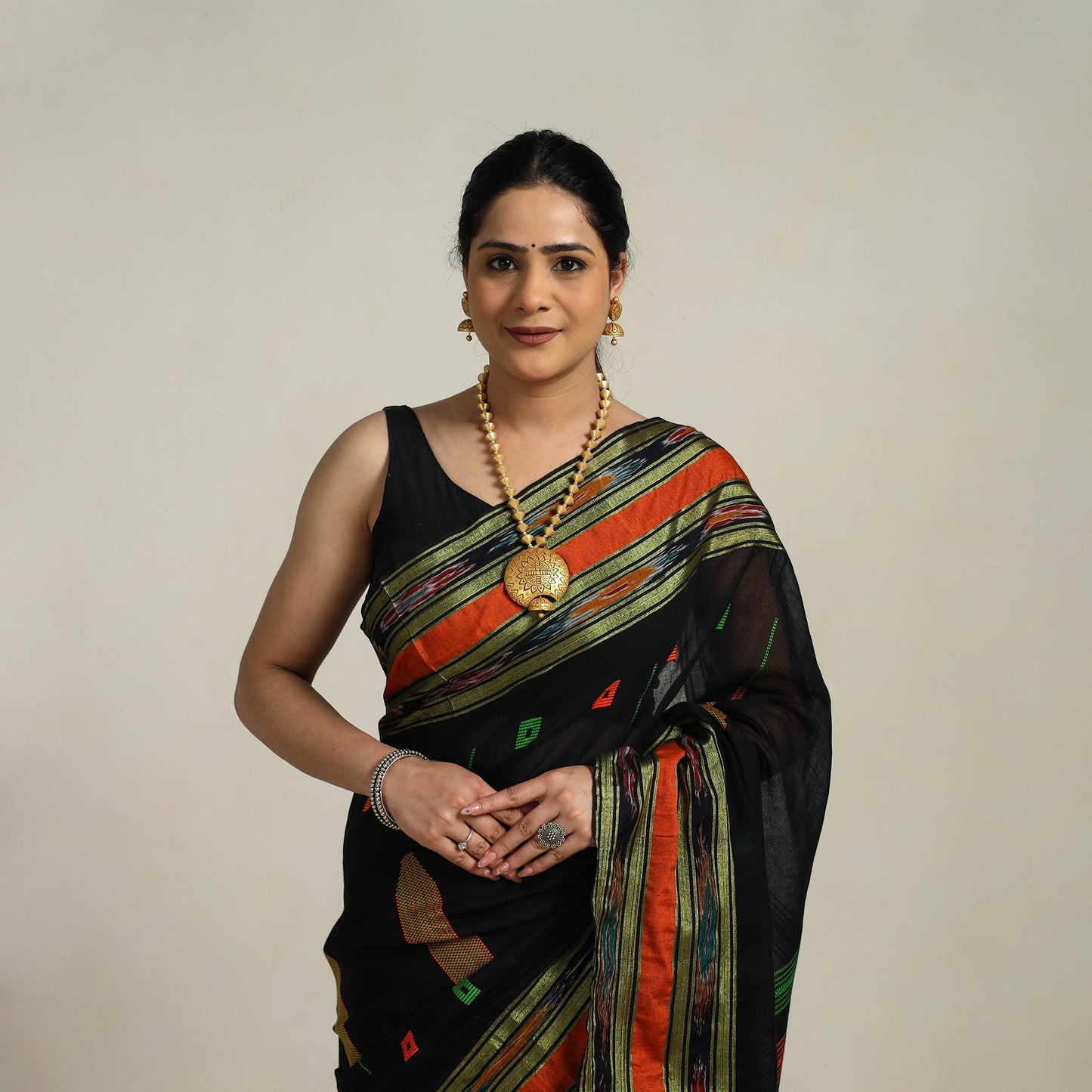 Black - Phulia Handloom Cotton Saree with Thread Buti 16