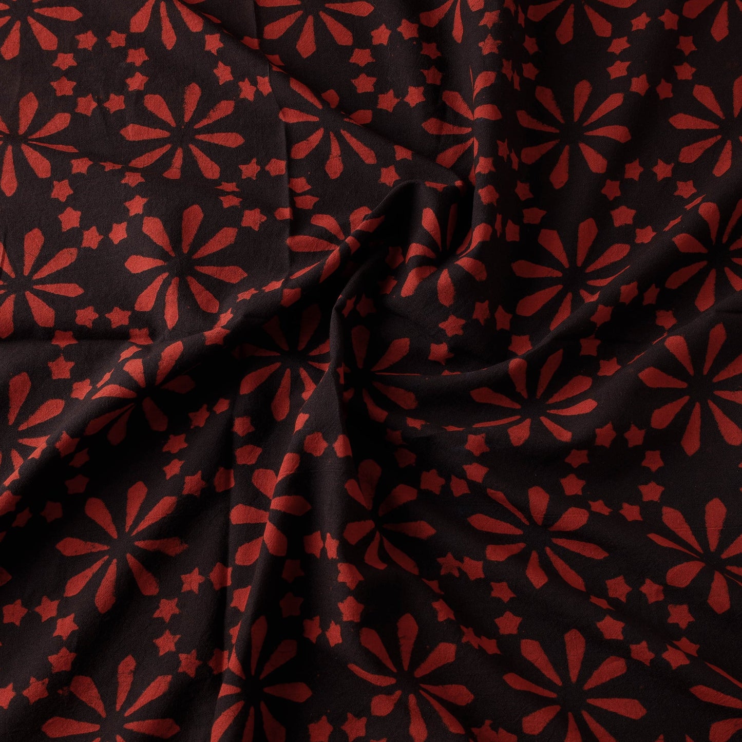 Buy Pipad Block Printed Cotton Fabric Online at iTokri.com