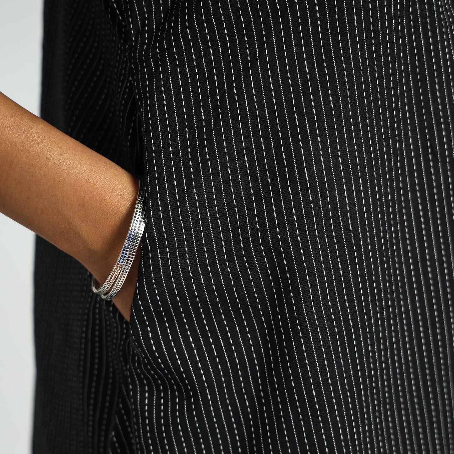 Buy Plain Running Stitch Cotton Pintuck Long Kurta Online at iTokri.com