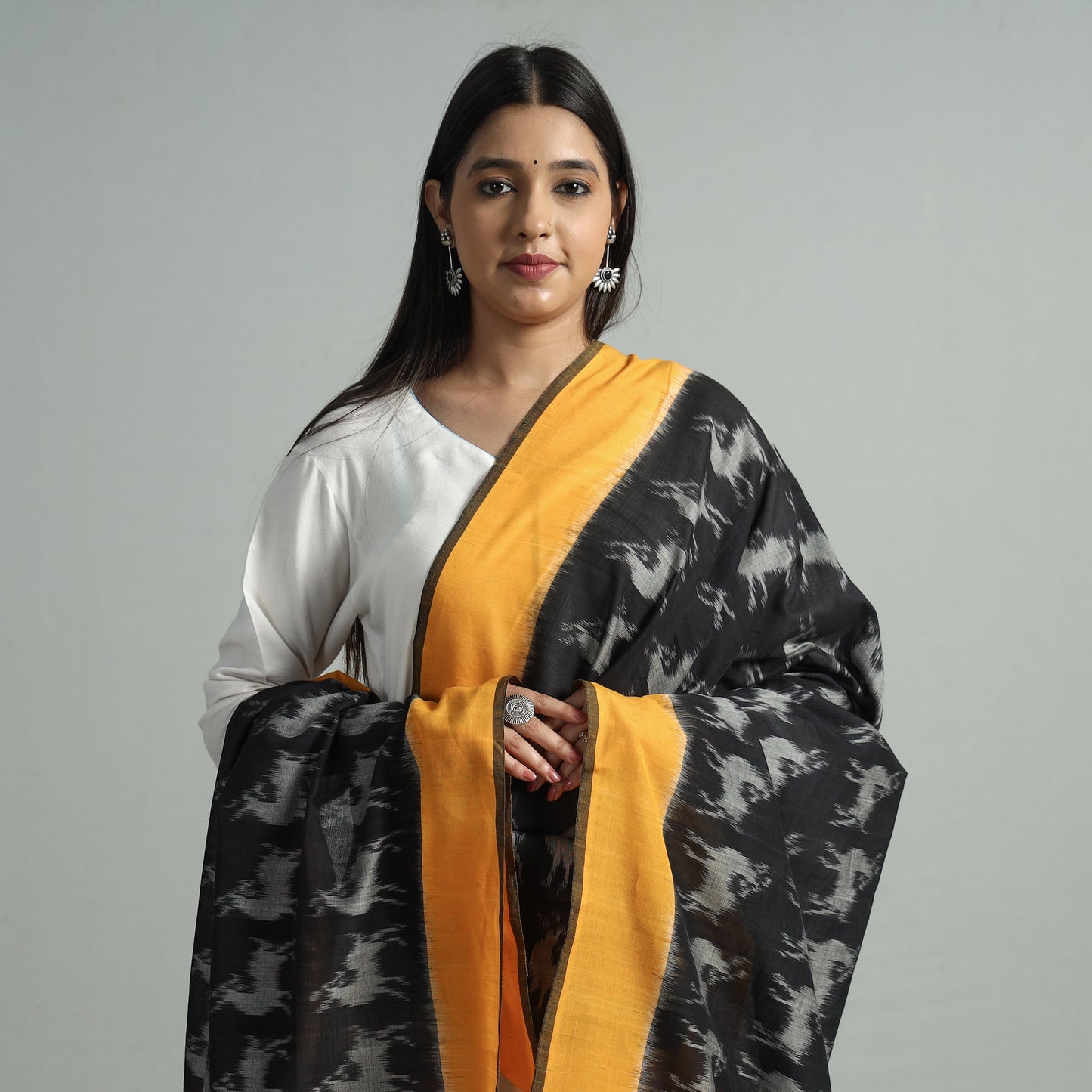  Pochampally Ikat Handloom Cotton Dupatta with Tassels 04 