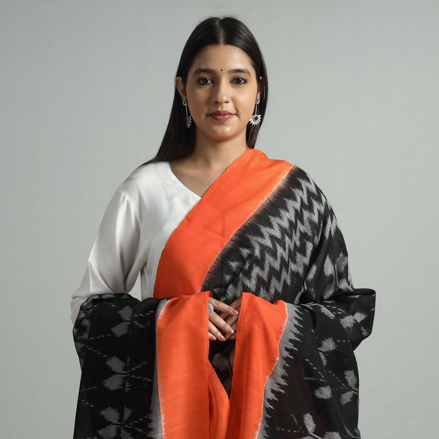 Buy Pochampally Ikat Handloom Cotton Dupatta with Tassels 15 Online at iTokri.com