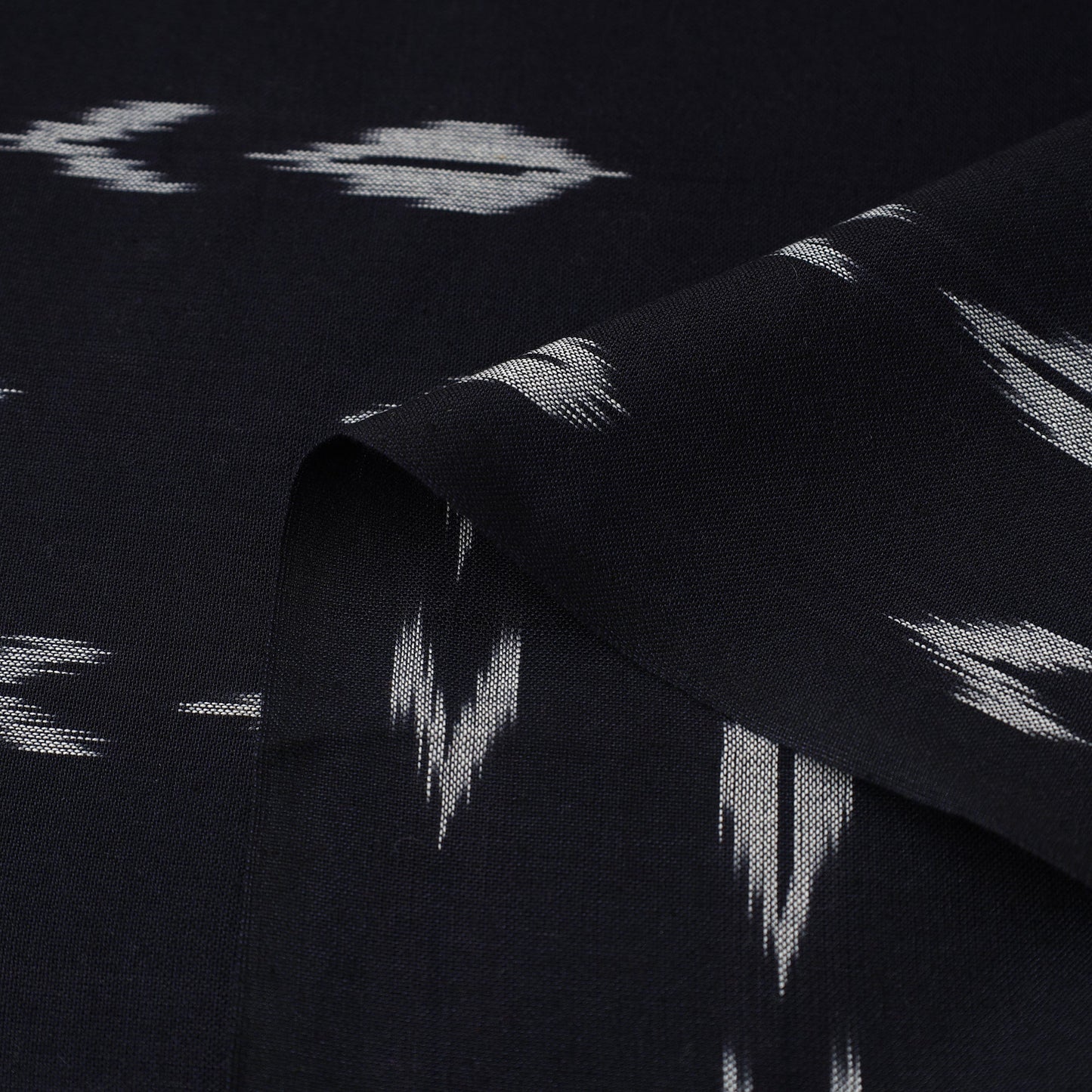  Pochampally Ikat Weave Cotton Fabric 16 