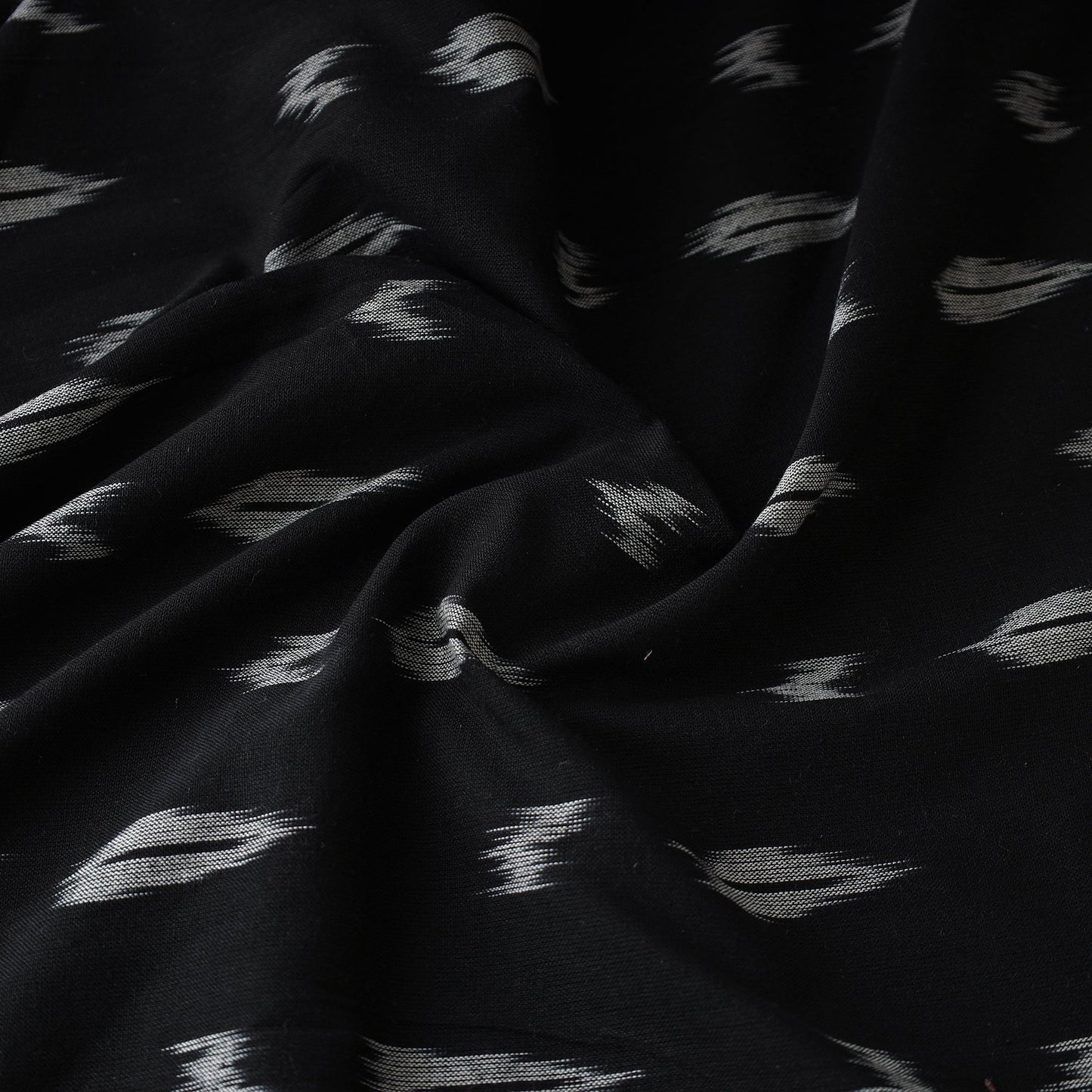 Buy Pochampally Ikat Weave Cotton Fabric 27 Online at iTokri.com