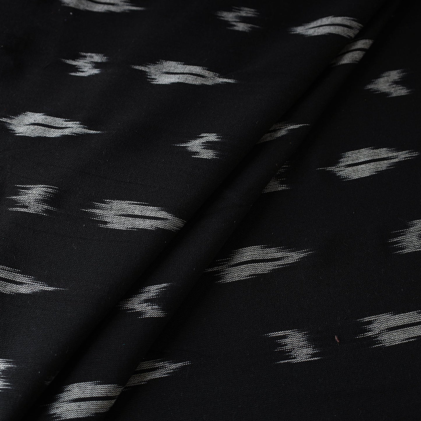 Buy Pochampally Ikat Weave Cotton Fabric 27 Online at iTokri.com