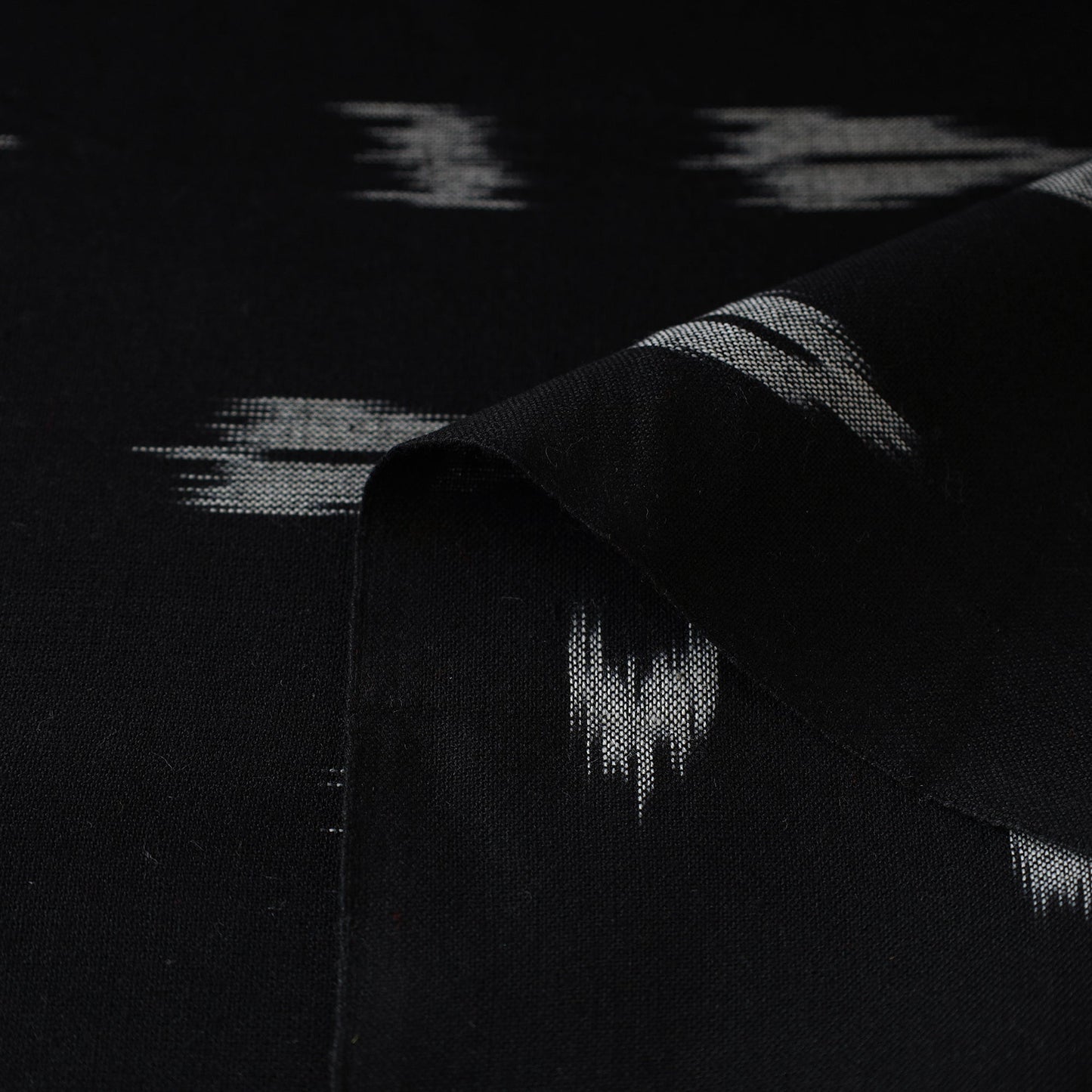 Buy Pochampally Ikat Weave Cotton Fabric 27 Online at iTokri.com