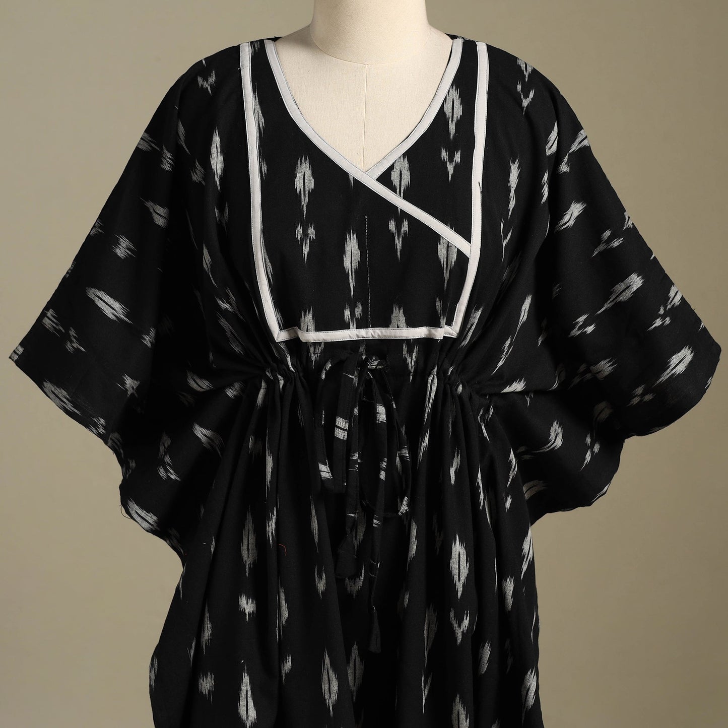 Black Pochampally Ikat Weave Cotton Kaftan (Medium)