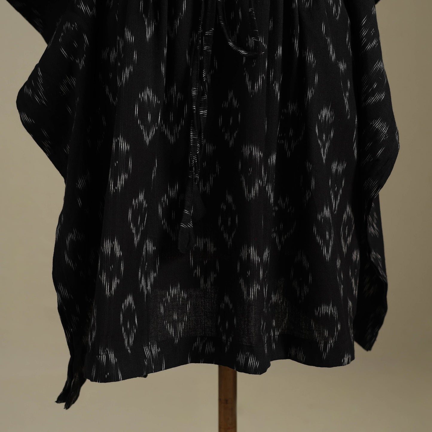 Black Pochampally Ikat Weave Cotton Kaftan (Medium)