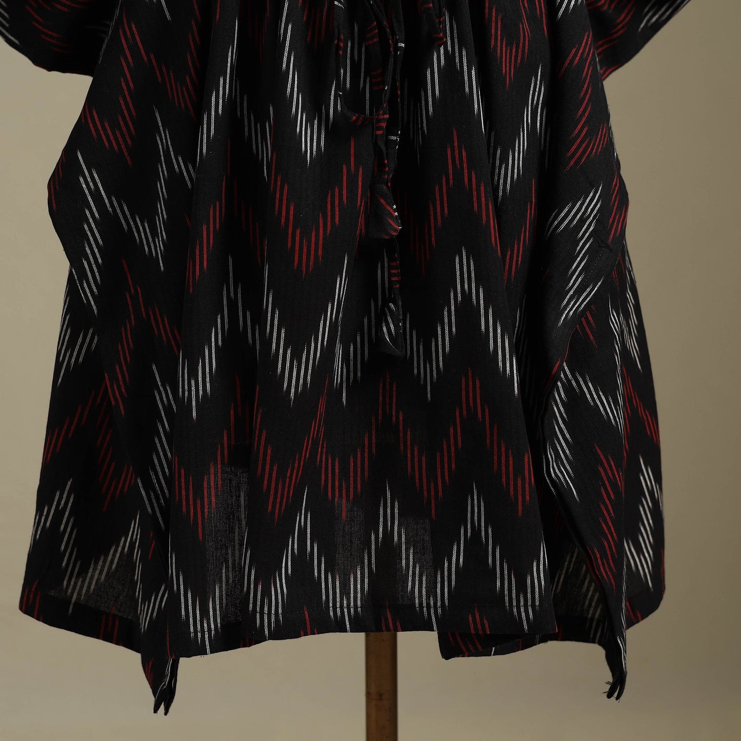 Black Pochampally Ikat Weave Cotton Kaftan (Medium)
