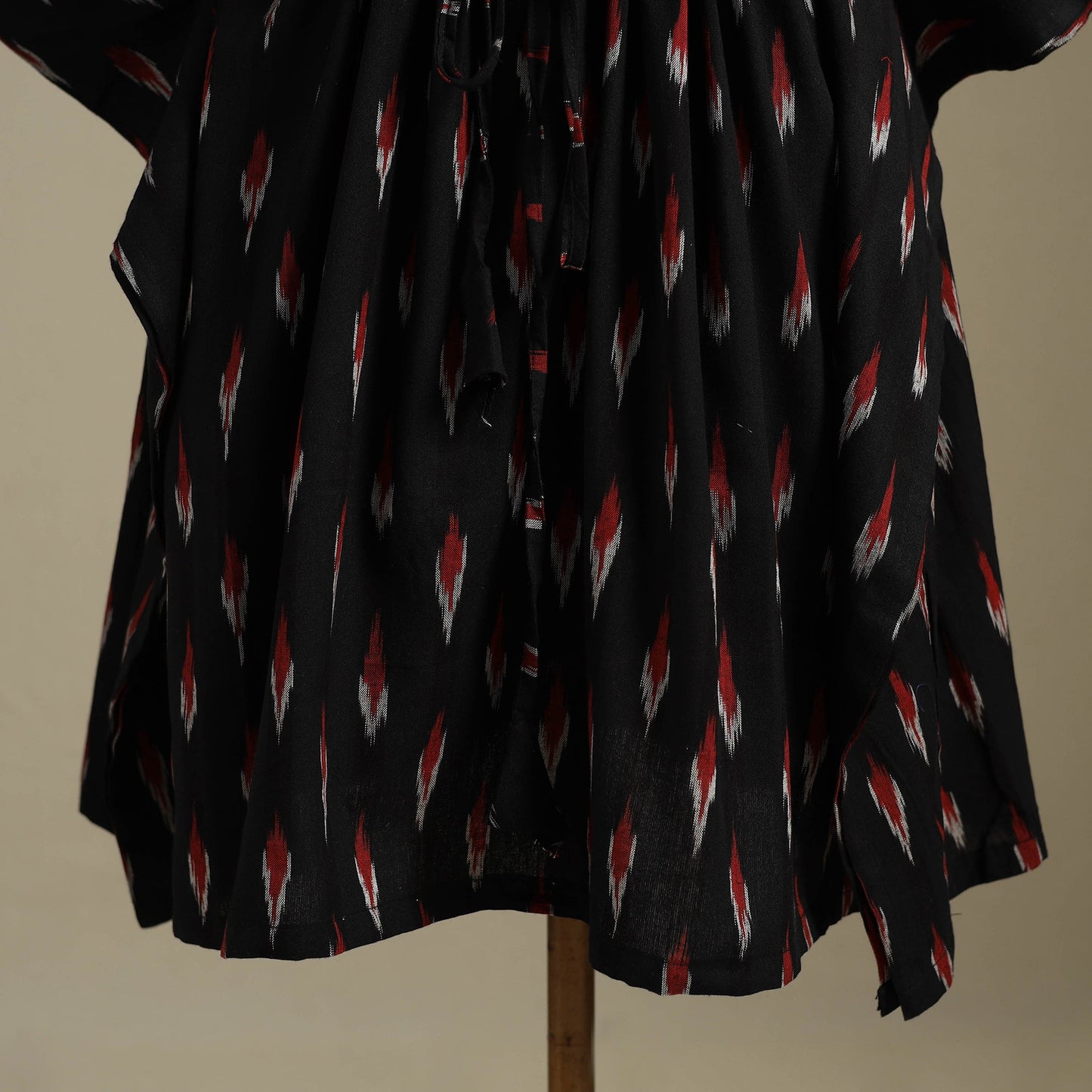 Black Pochampally Ikat Weave Cotton Kaftan (Medium)