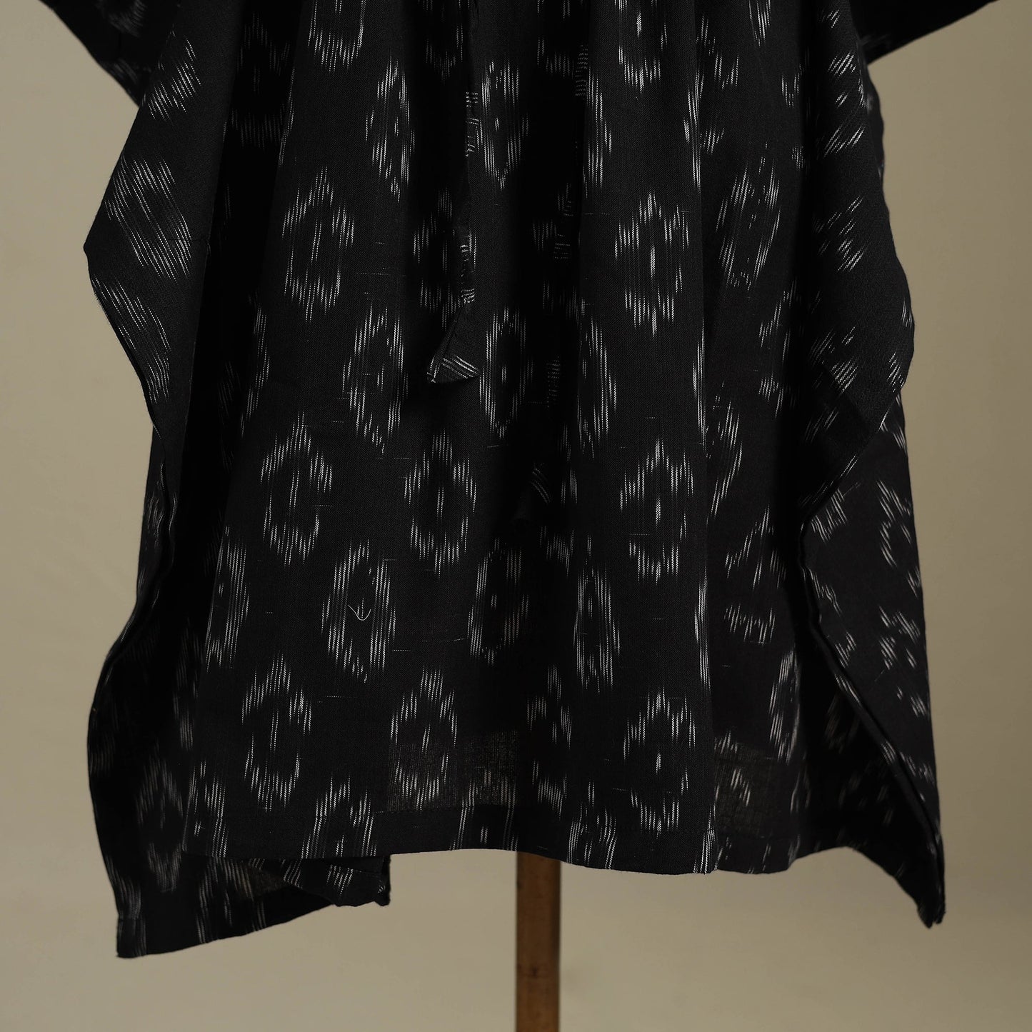 Black - pochampally ikat weave cotton kaftan (medium) 24