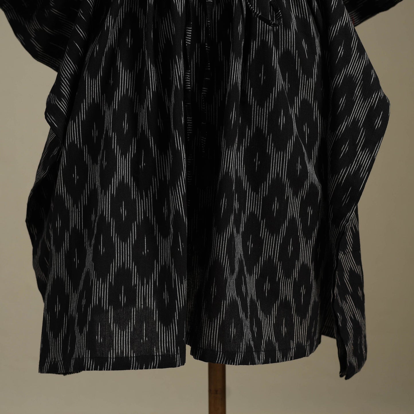 Black - pochampally ikat weave cotton kaftan (medium) 42