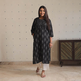  Pochampally Ikat Weave Cotton Pintuck Long Straight Kurta 01 