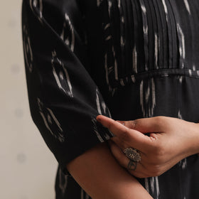  Pochampally Ikat Weave Cotton Pintuck Long Straight Kurta 01 