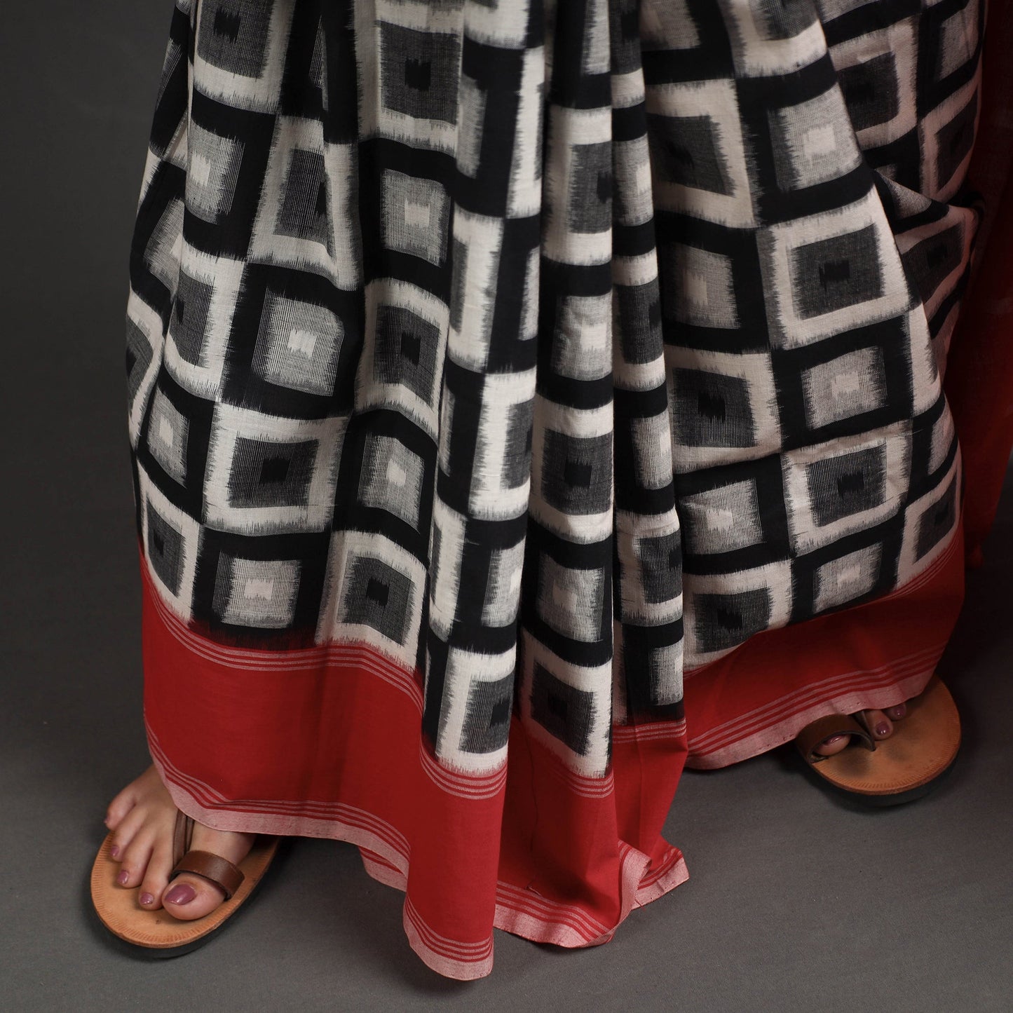 Buy Pochampally Ikat Weave Handloom Cotton Saree l iTokri.com