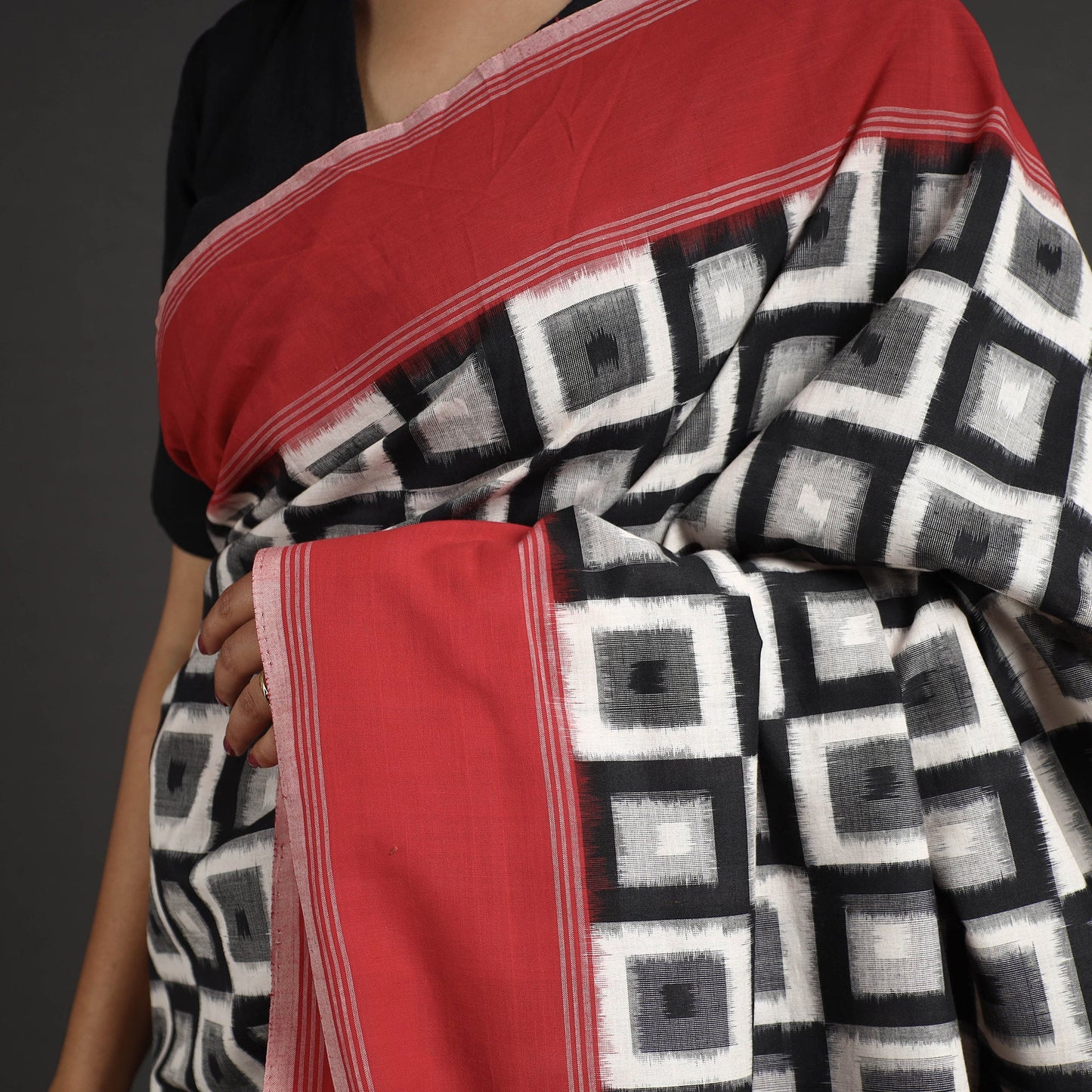 Buy Pochampally Ikat Weave Handloom Cotton Saree l iTokri.com