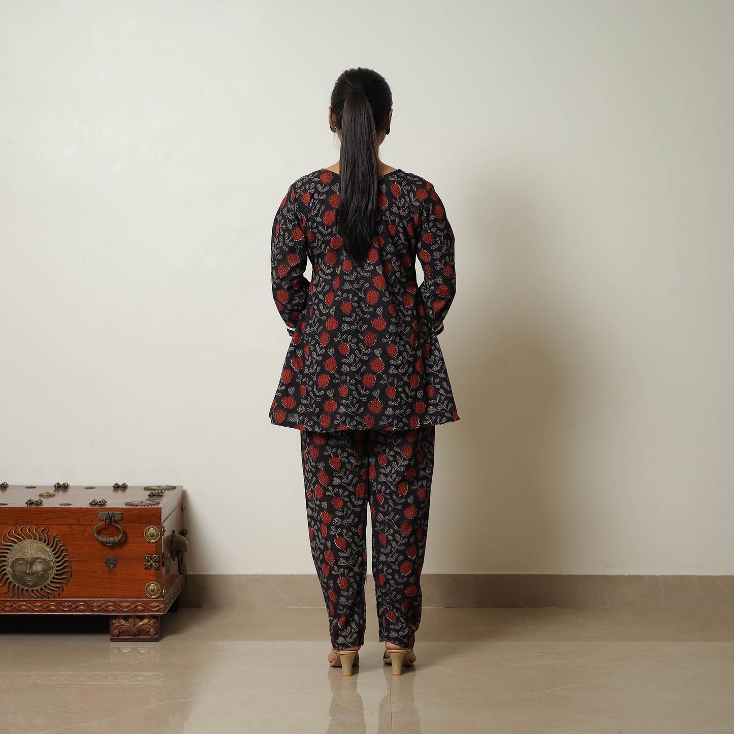 Black - printed cotton bagru co-ord set with lace work 02