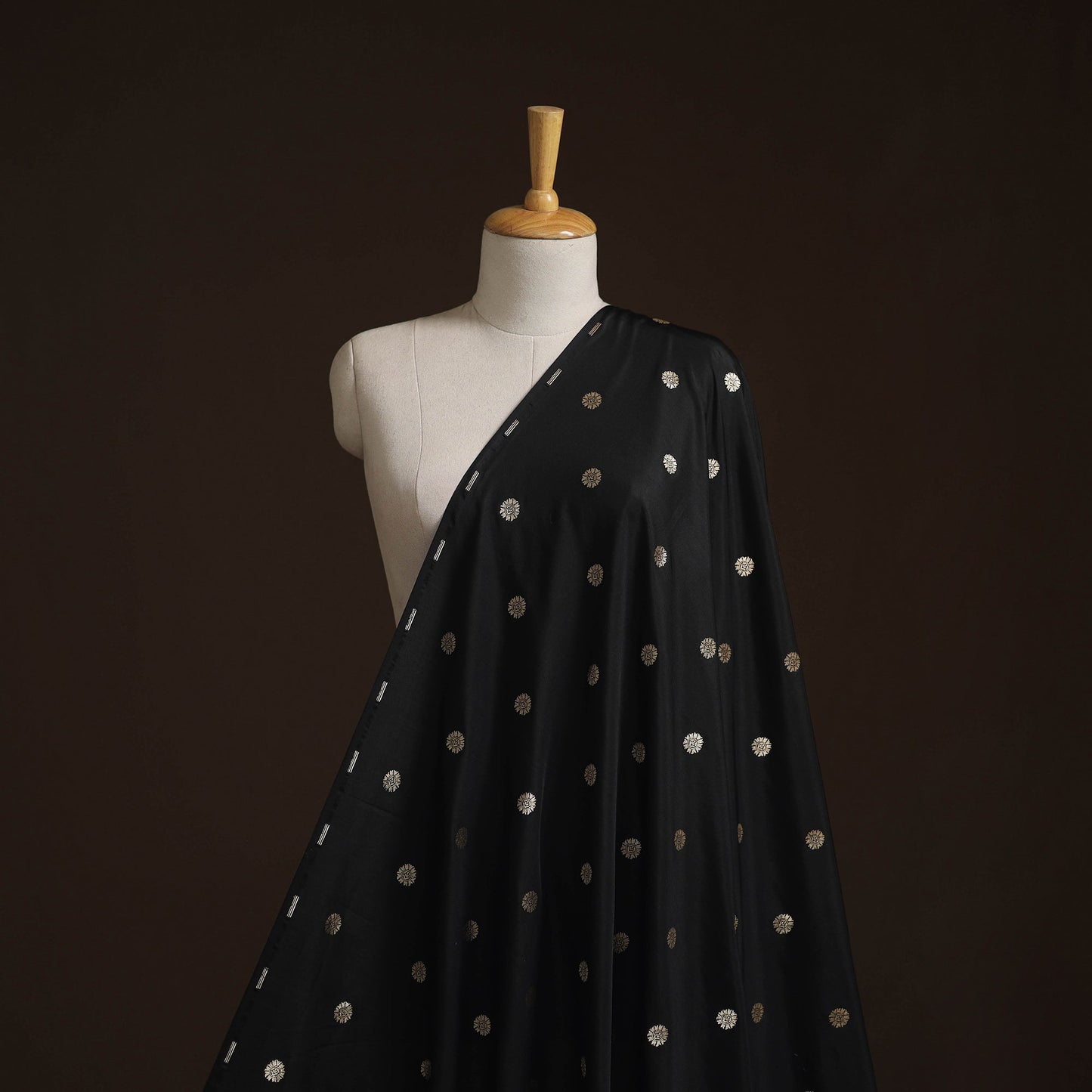 Pure handwoven silk cotton brocade banarasi fabric 01