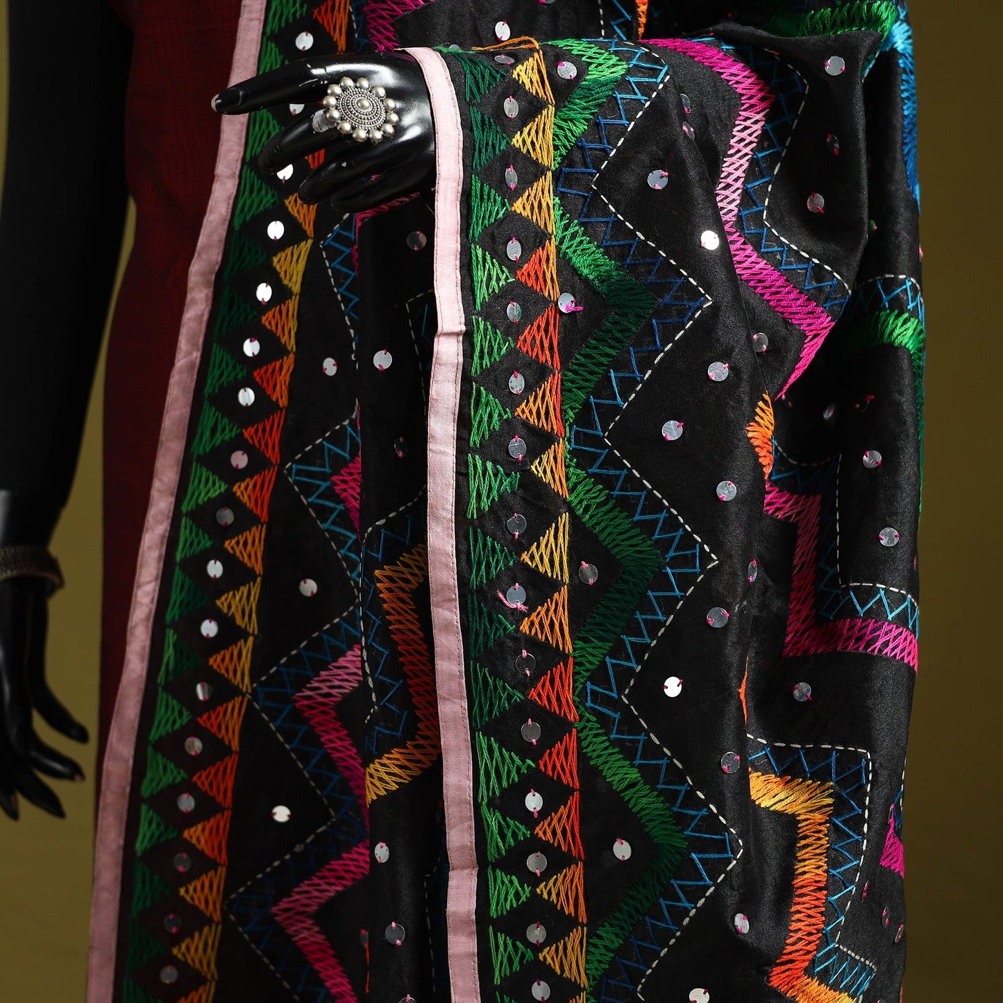 Ranihati chanderi silk zig zag hand embroidery dupatta 04