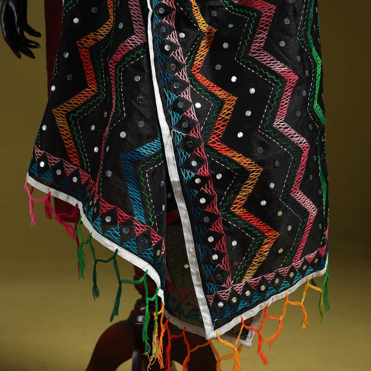Ranihati chanderi silk zig zag hand embroidery dupatta 10