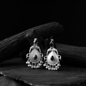 Black - saanjh bela bird stone oxidised earring