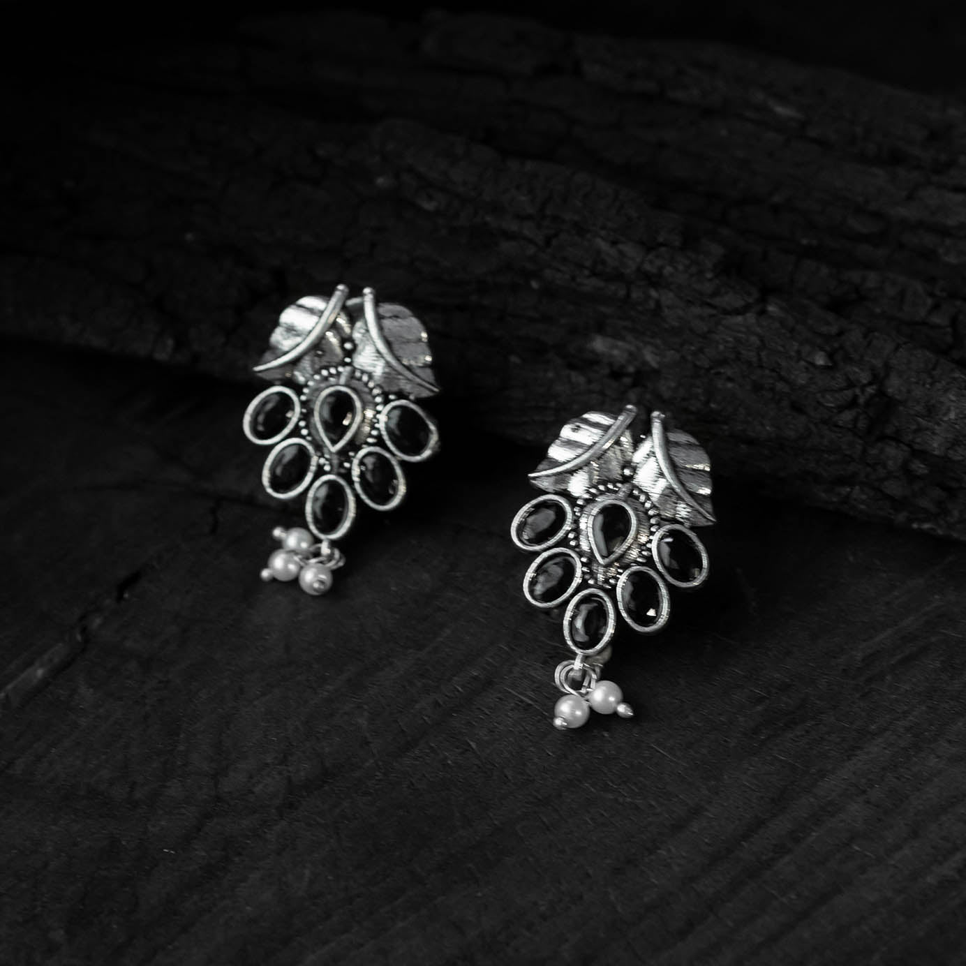 Black - saanjh bela leaves oxidised necklace set