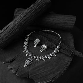 Black - saanjh bela leaves oxidised necklace set