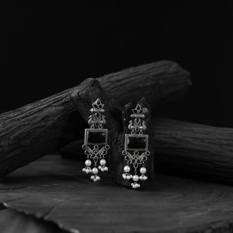 Black - saanjh bela seahorse oxidised earrings - handcrafted