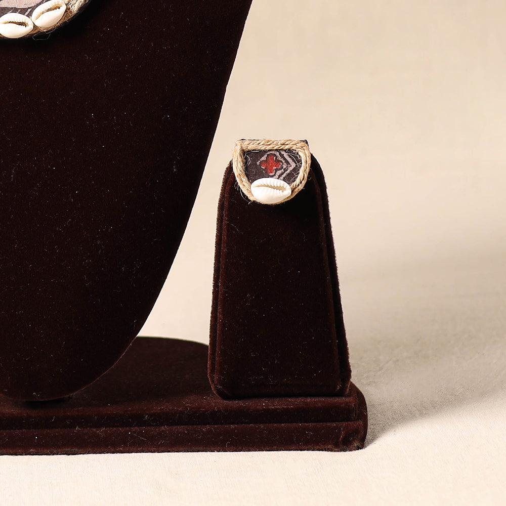 Black Shell Work Fabart Jute Necklace Set