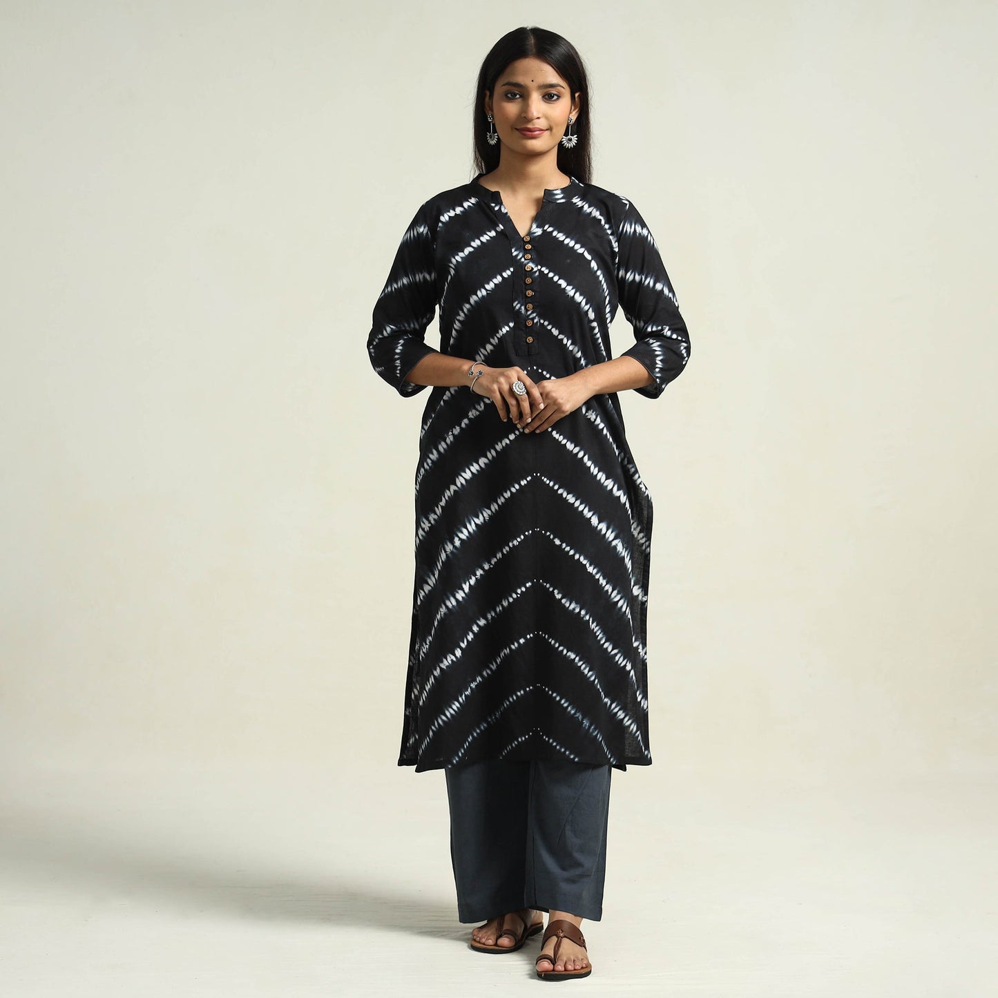 Buy Shibori Tye-Dye Mul Cotton Kurta with Palazzo & Dupatta Set Online at iTokri.com
