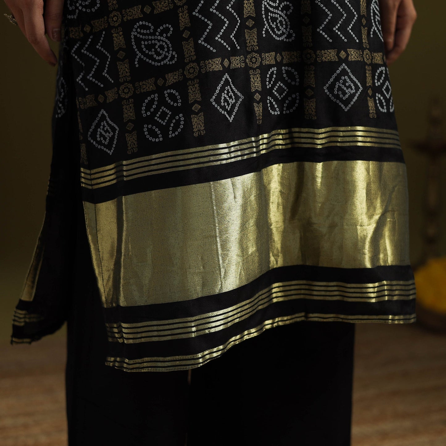 Black - silk bandhani kurta set with lagdi patta (set of 2)
