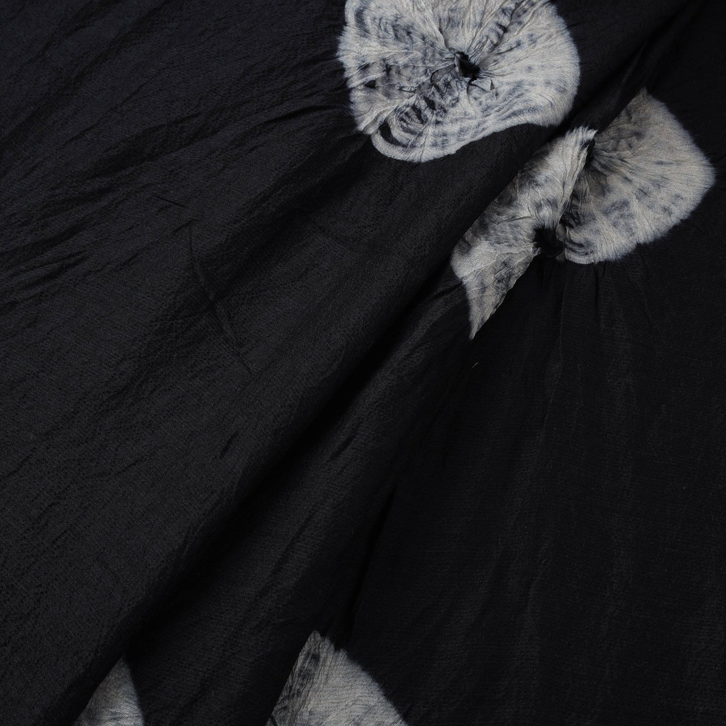 Silk tie-dye shibori fabric with zari border 36