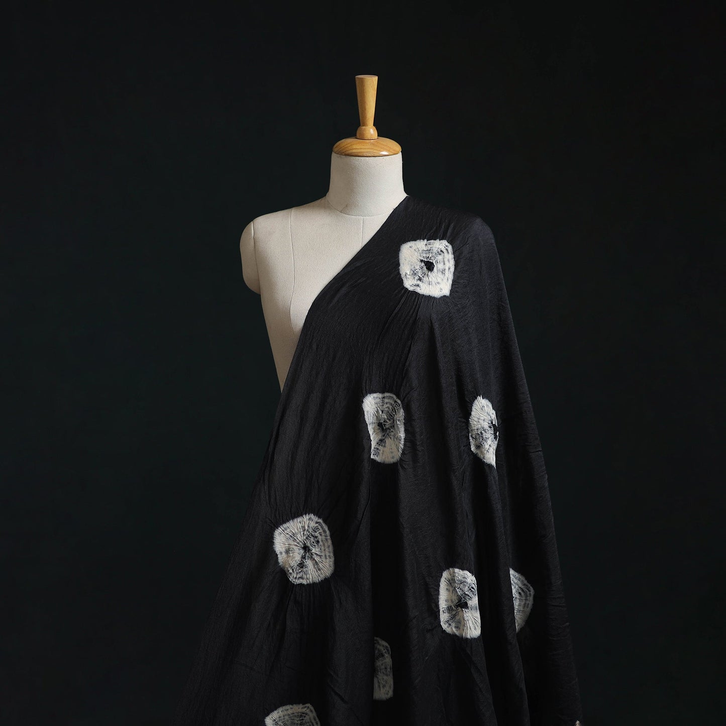 Silk tie-dye shibori fabric with zari border 36