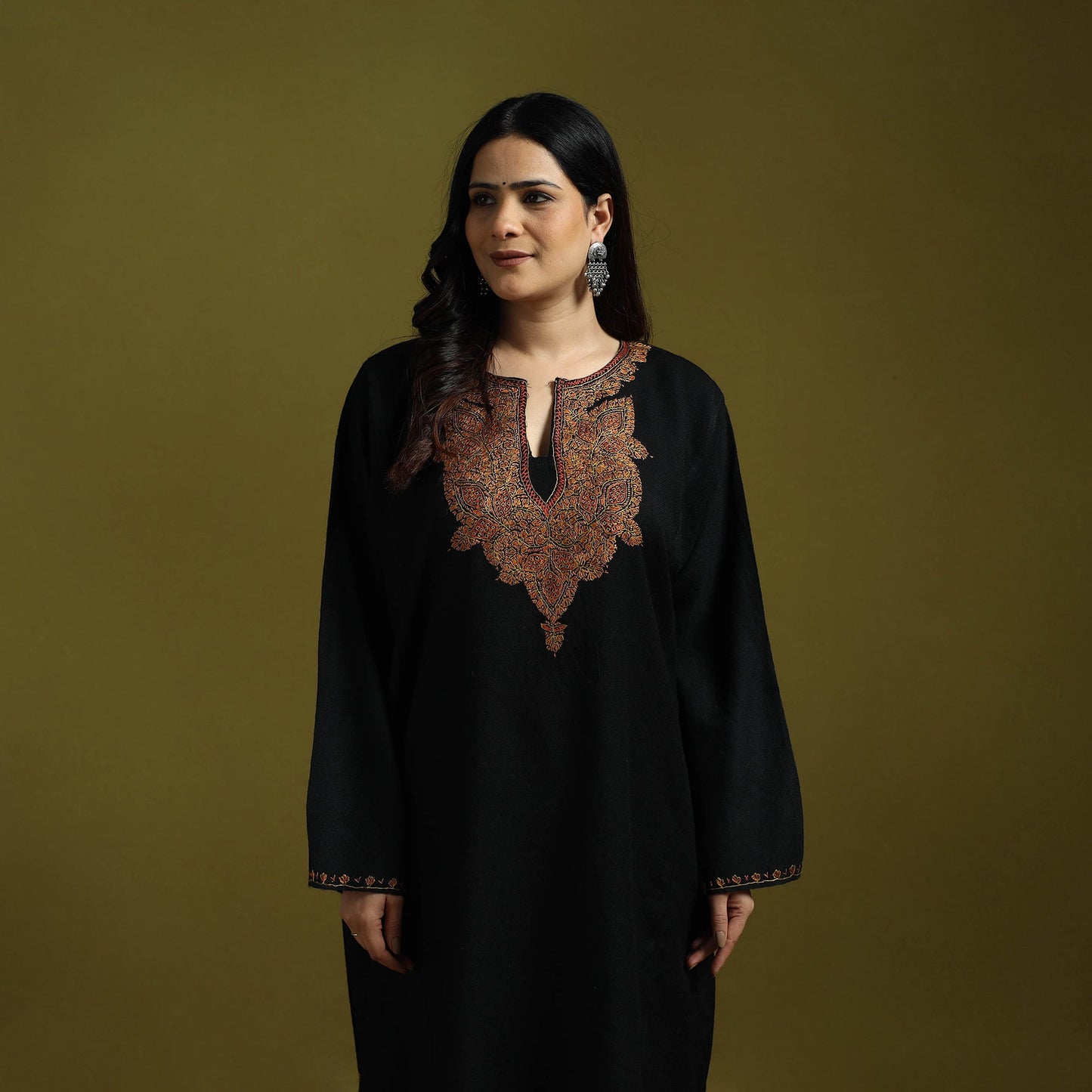 Black - sozni hand embroidery kashmiri merino wool pheran