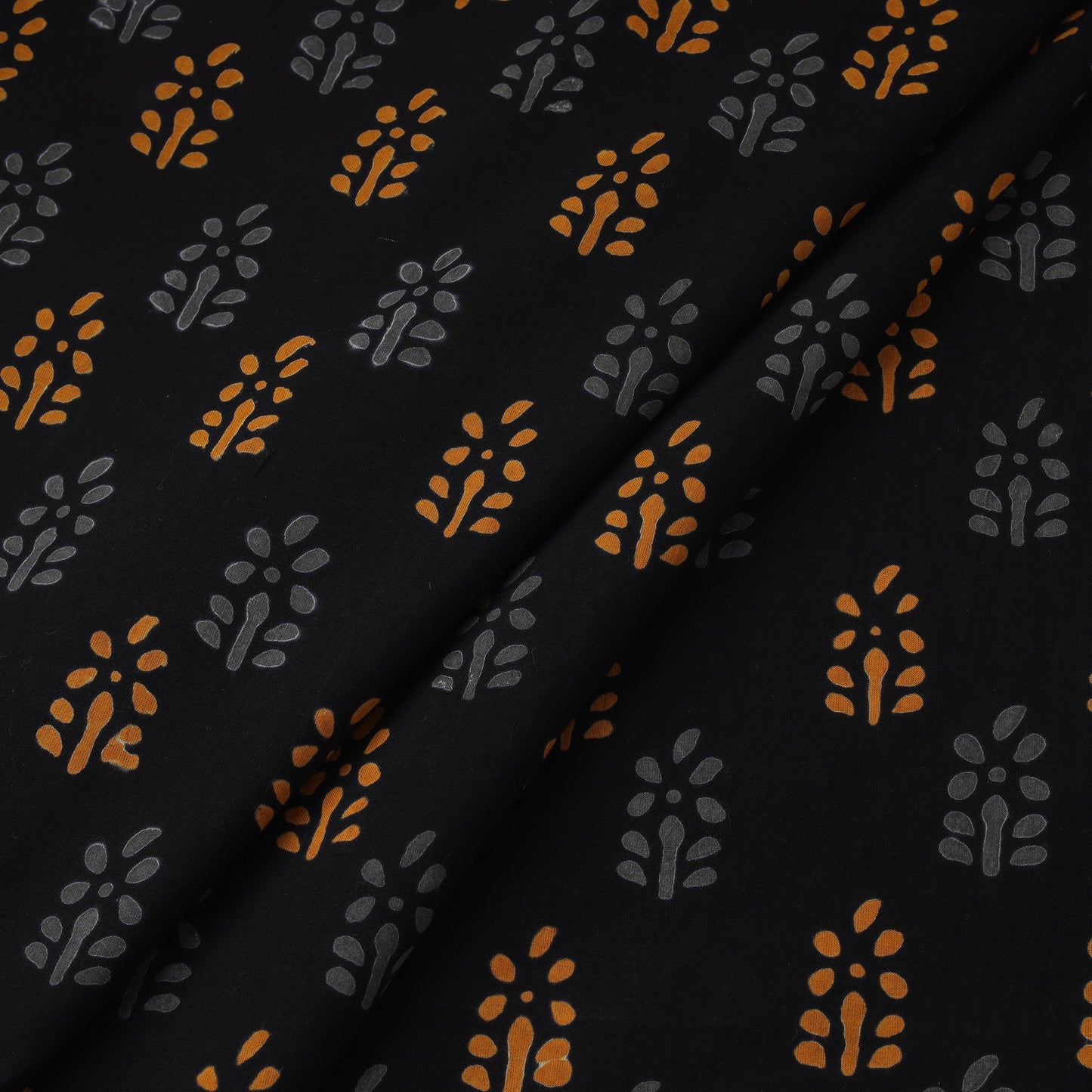 Syahi begar cotton hand block bagru print fabric 04
