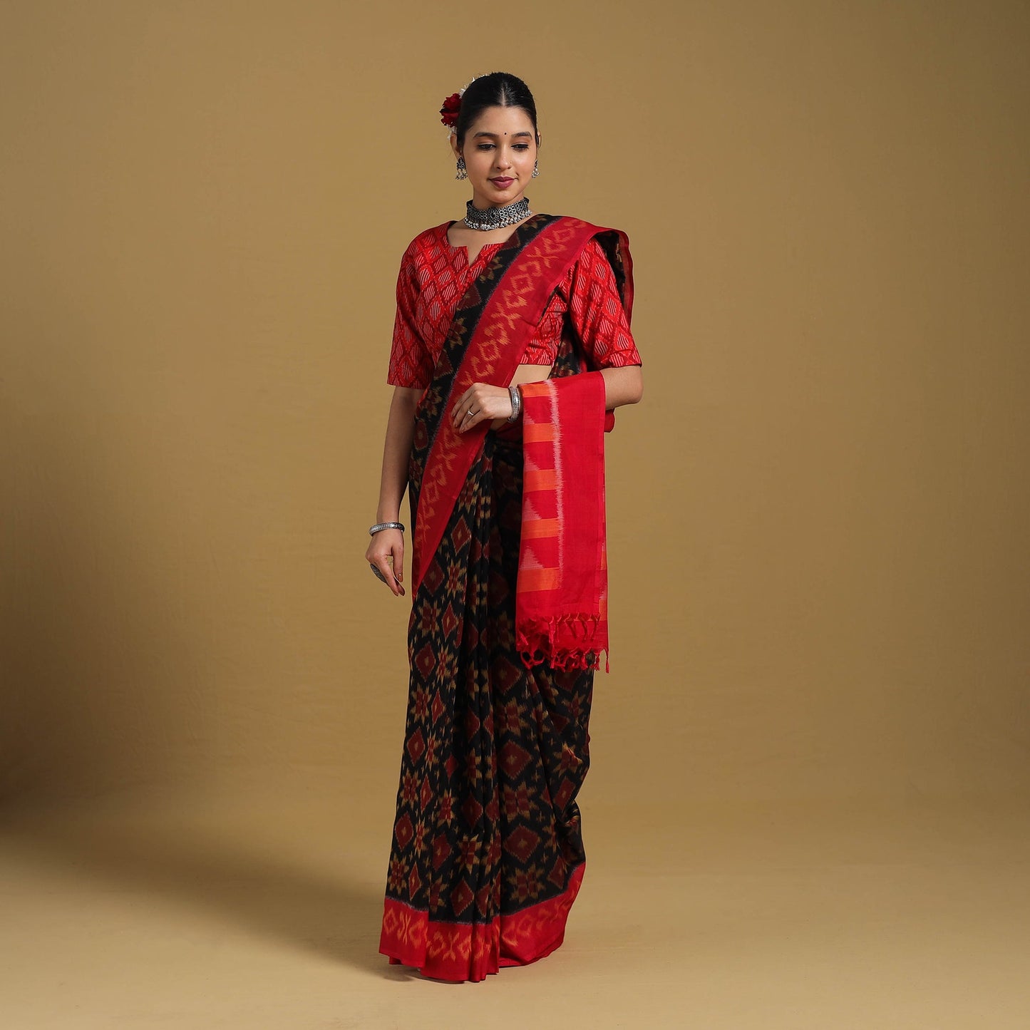 Black - Telia Rumal Handloom Cotton Pochampally Double Ikat Saree 06