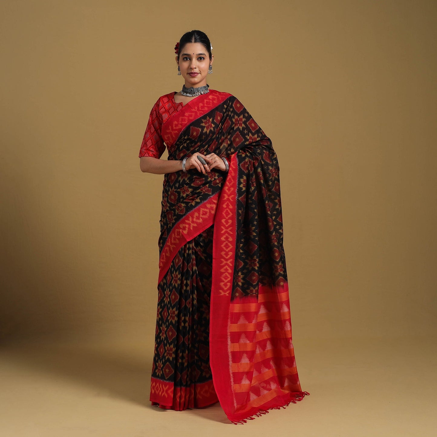 Black - Telia Rumal Handloom Cotton Pochampally Double Ikat Saree 06
