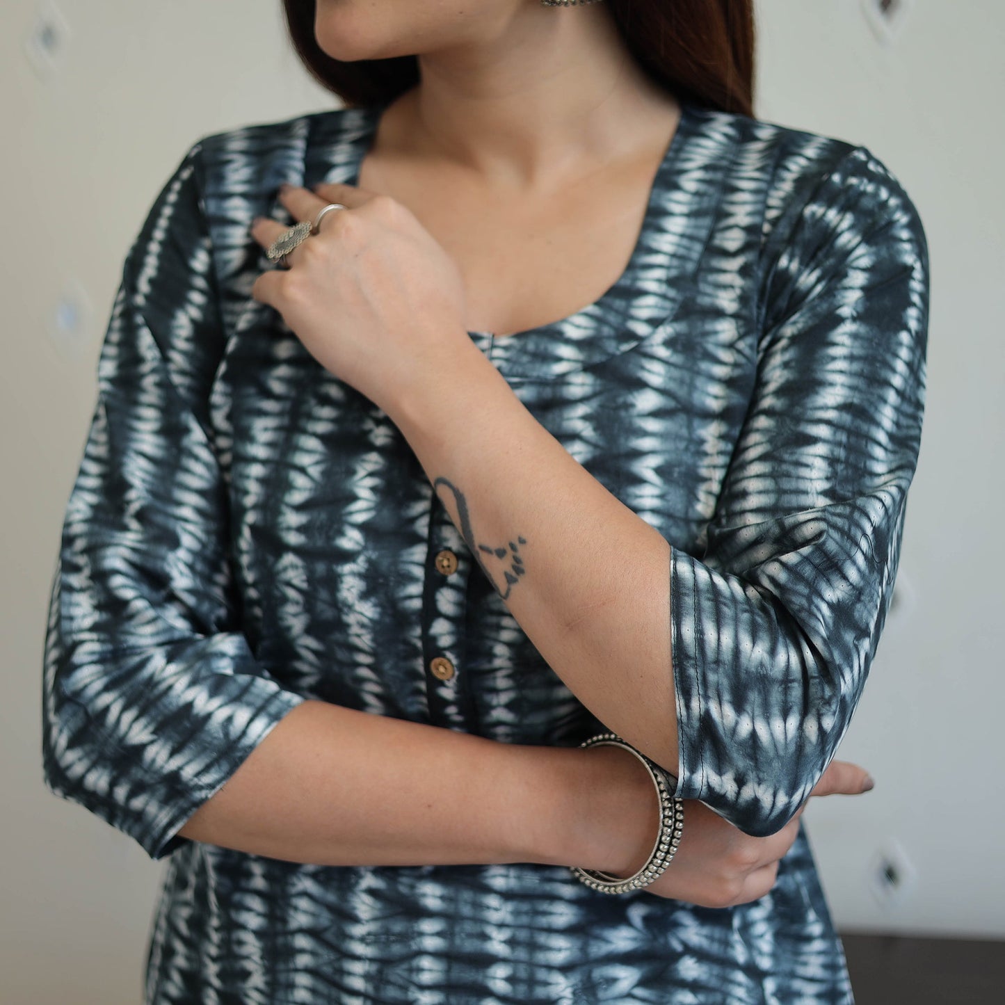 Buy Black Tie & Dye Cotton Straight Shibori Kurta for Women