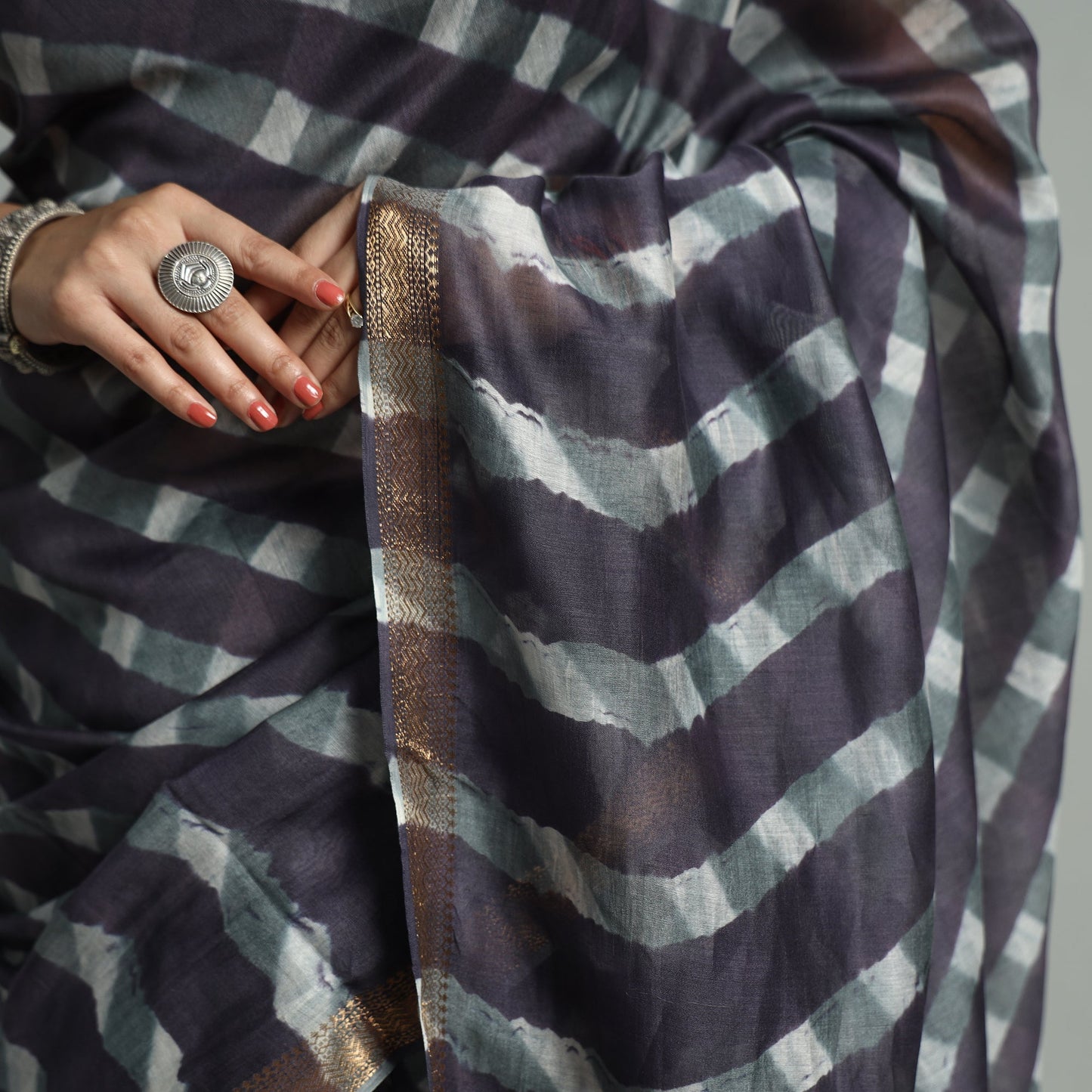 Buy Leheriya Tie-Dye Mothra Chanderi Silk Saree with Zari Border 45 Online l iTokri.com