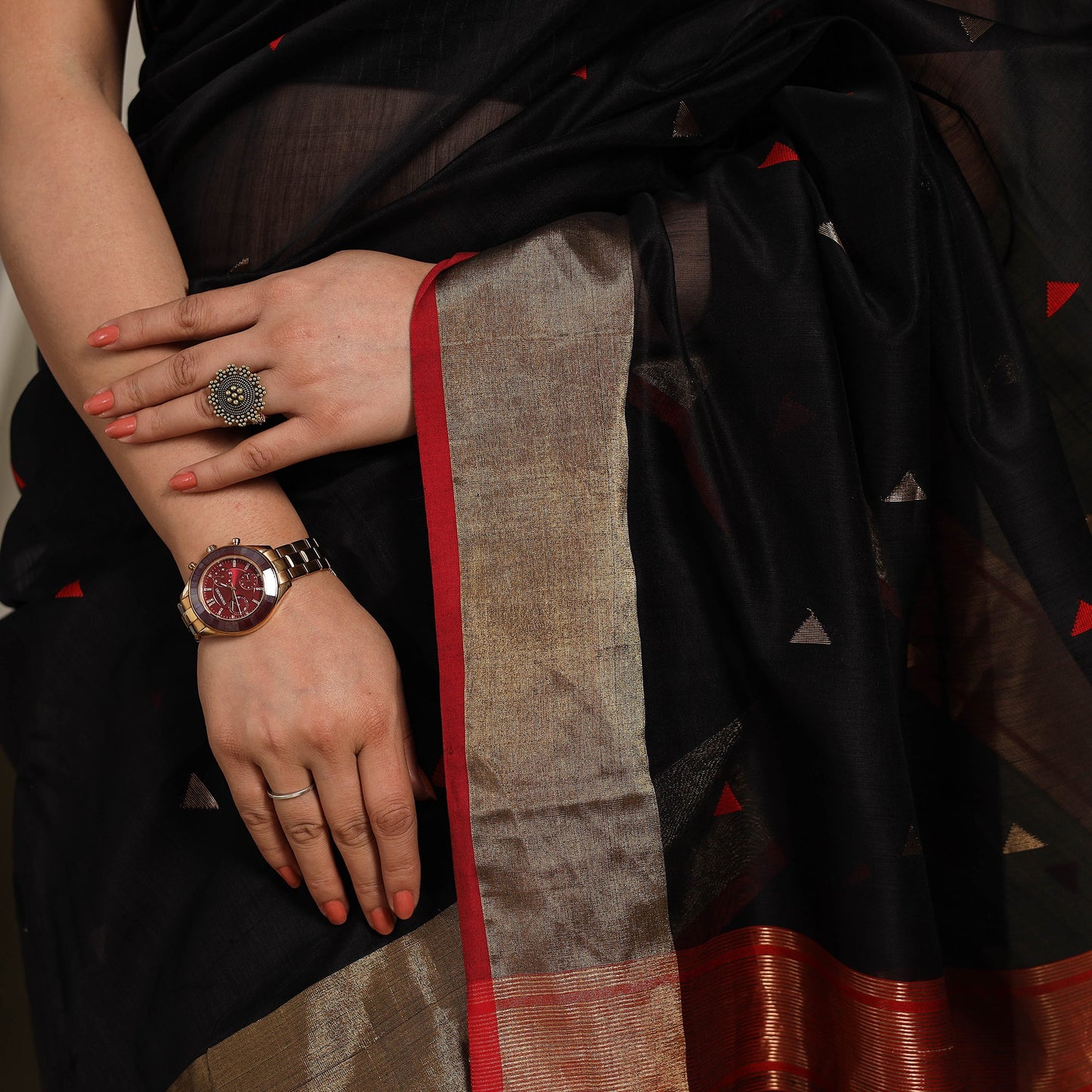 Black - traditional handloom triangle buti silk maheshwari