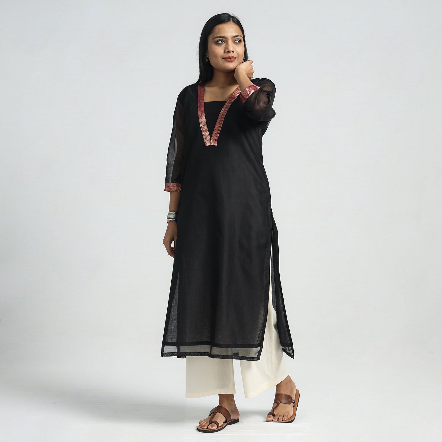 Buy Traditional Maheshwari Handloom Silk Cotton Zari Work Kurta with Dupatta Set Online at iTokri.com