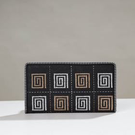  Tribal Hand Embroidered Jute Passport Cover Online at iTokri.com 