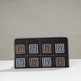  Tribal Hand Embroidered Jute Passport Cover Online at iTokri.com 