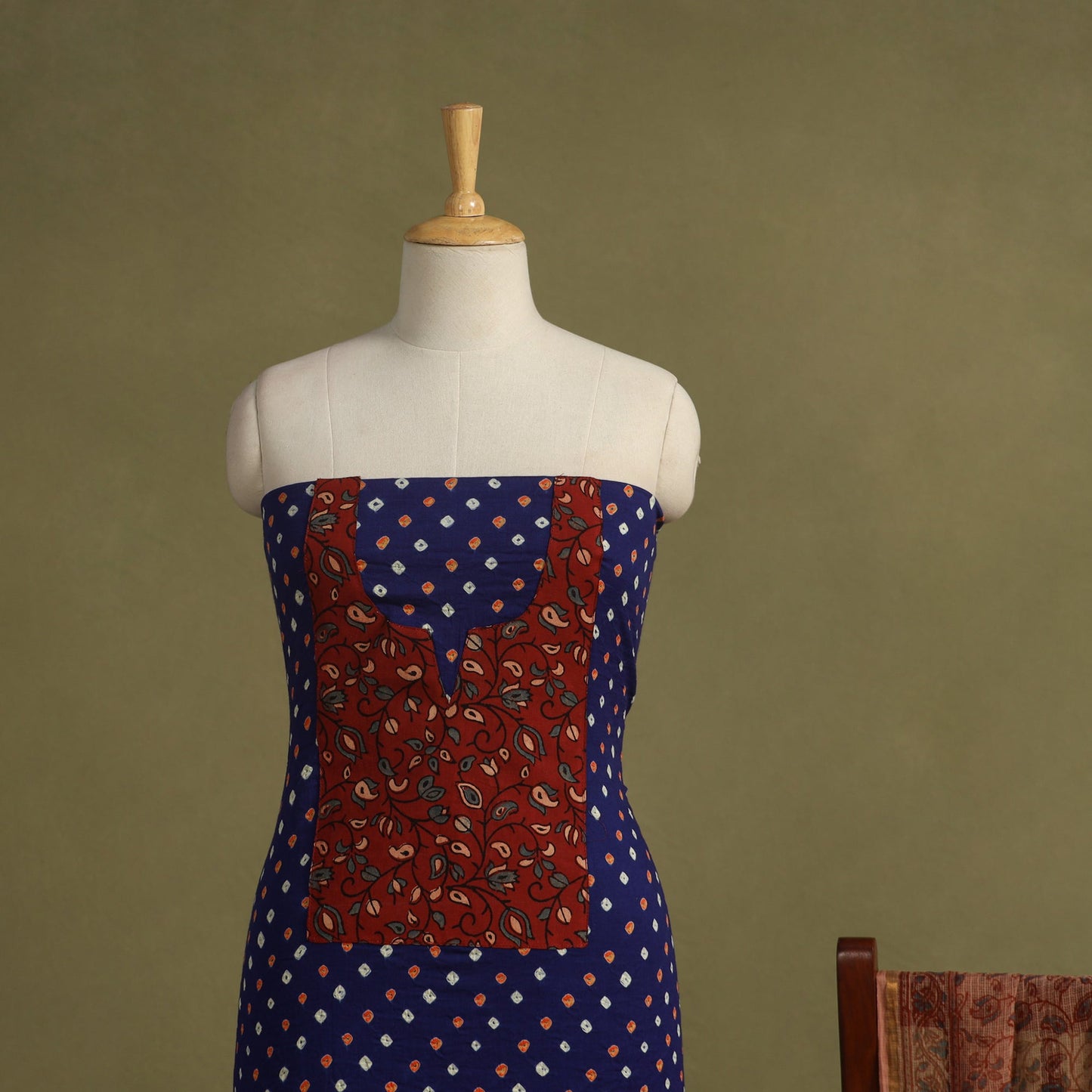 2pc Unstitched Bandhani Dress Material with Jewellery Set