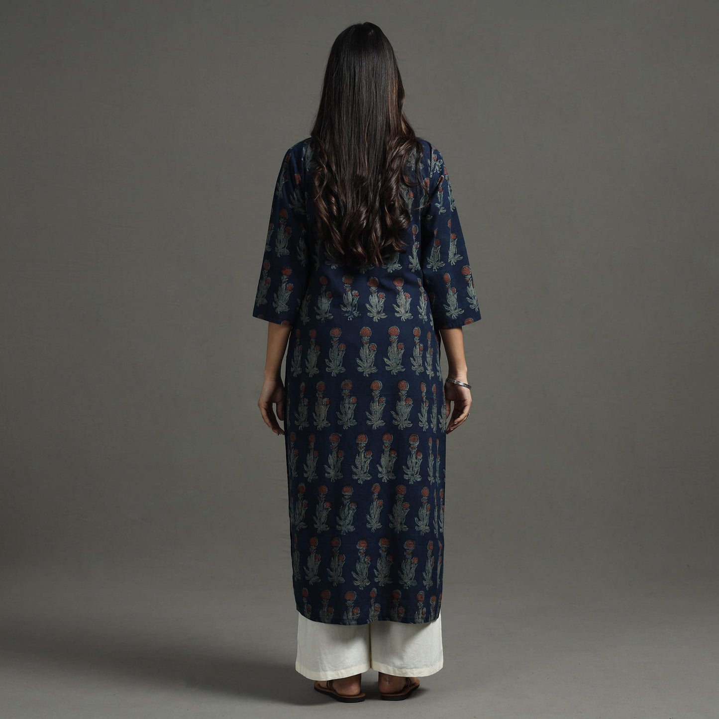 Buy Akola Hand Block Printed Cotton Straight Kurta with Kutch Embroidery Patchwork Online at iTokri.com