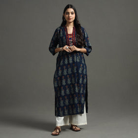 Buy Akola Hand Block Printed Cotton Straight Kurta with Kutch Embroidery Patchwork Online at iTokri.com