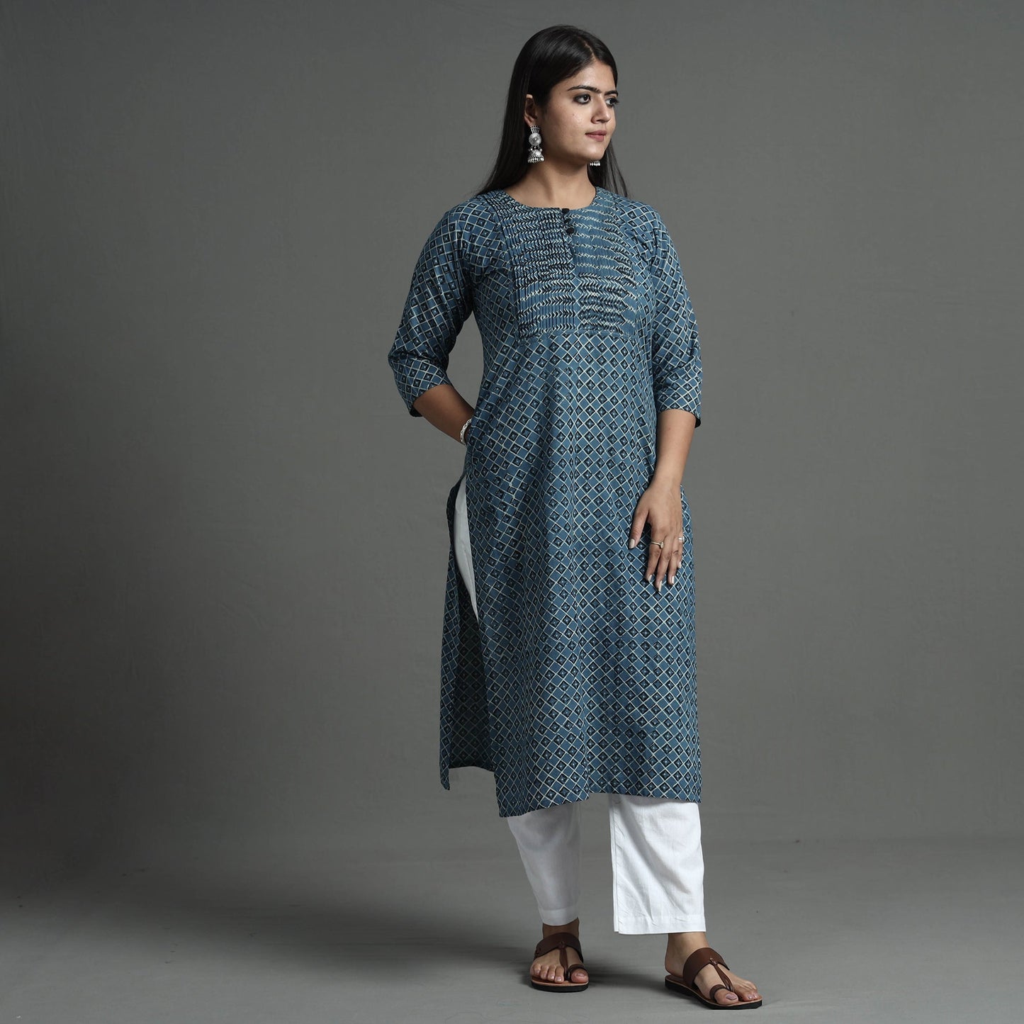 Buy Akola Hand Block Printed Cotton Pintuck Straight Kurta Online at iTokri.com