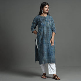 Buy Akola Hand Block Printed Cotton Pintuck Straight Kurta Online at iTokri.com